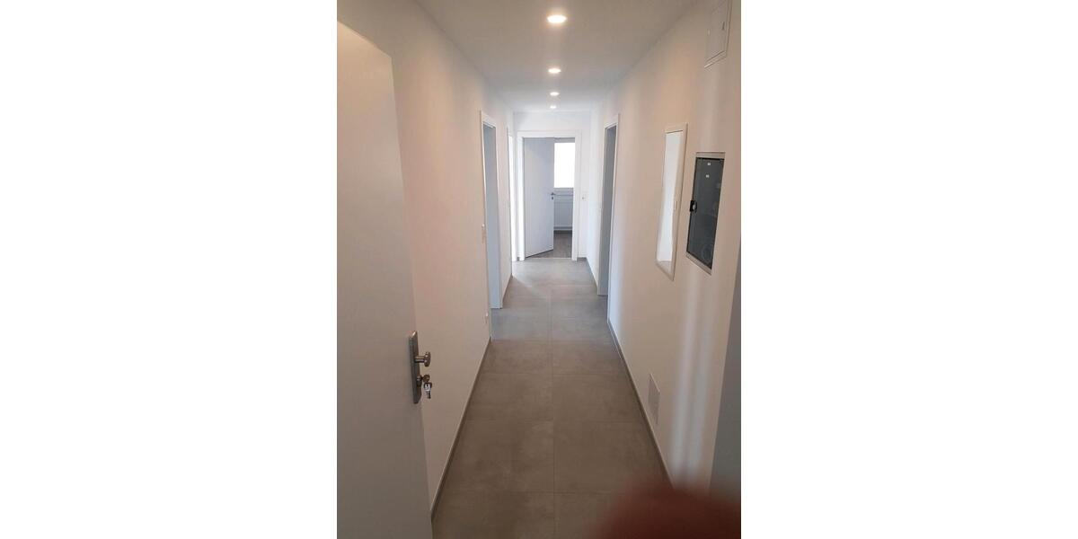 Etagenwohnung Massenbachhausen - 4 Zimmer, 85 m&sup2;, 1.000&euro; | Angebot:26619565