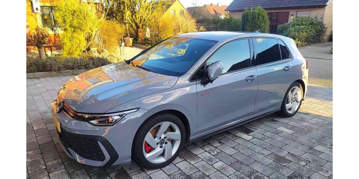 VW Golf 8.800 km 35.990 &euro; Tappenbeck 38479