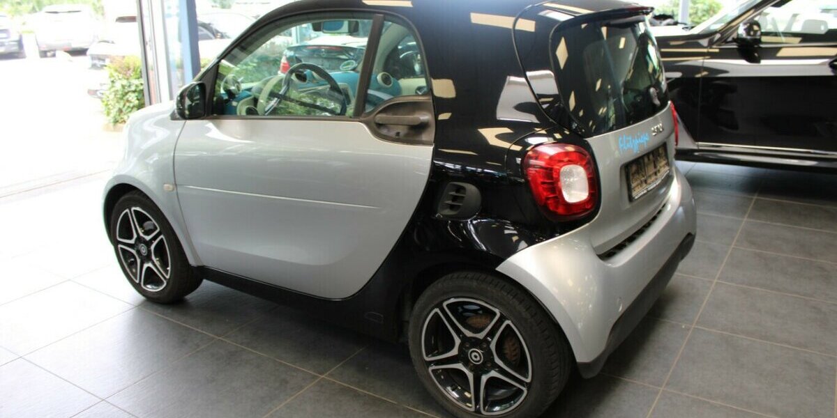 Smart ForTwo Coupe Proxy Panorama 73.447 km 7.980 &euro; Euskirchen 53881