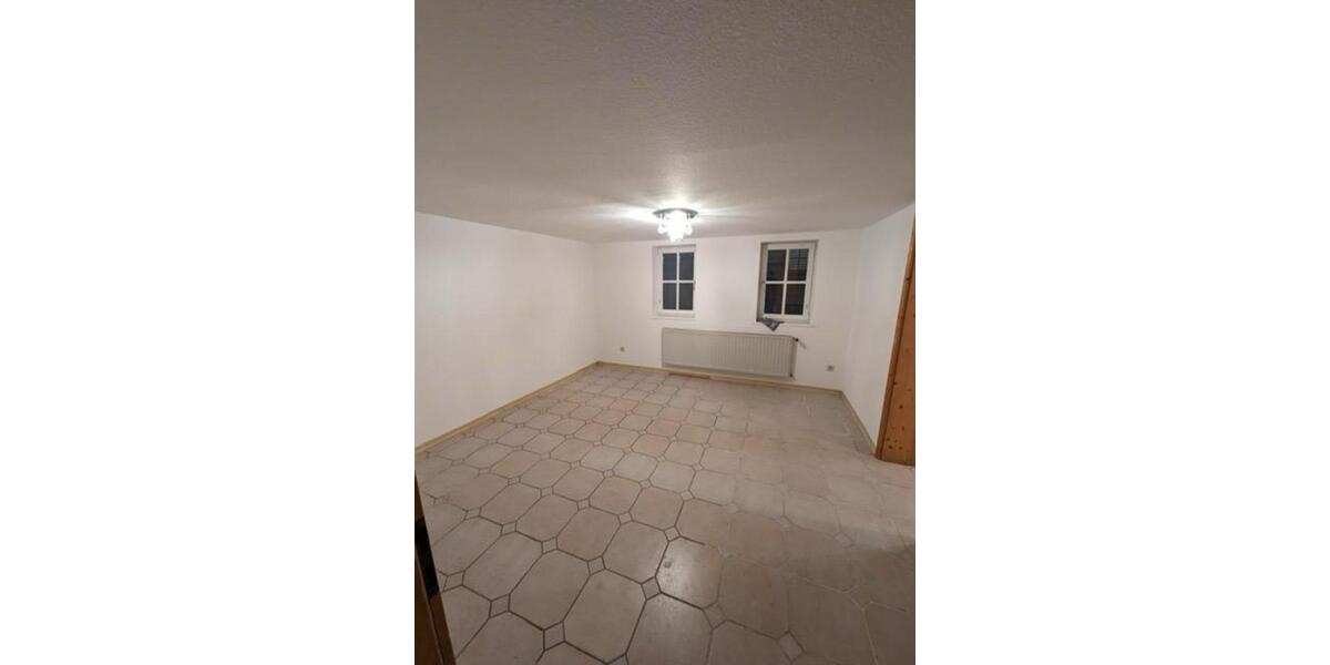 Erdgeschoßwohnung Bad Königshofen im Grabfeld - 3 Zimmer, 70 m&sup2;, 580&euro; | Angebot:24599994