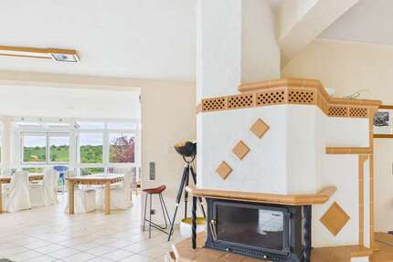 Haus Mömbris / Dörnsteinbach Dörnsteinbach - 8 Zimmer, 350 m&sup2;, 2.700&euro; | Angebot:26396148