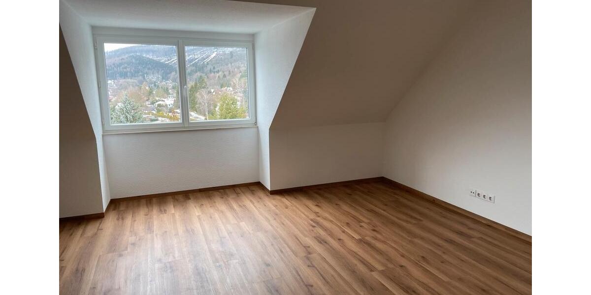 Dachgeschoßwohnung Geratal Geraberg - 2.5 Zimmer, 75 m&sup2;, 643&euro; | Angebot:25980858
