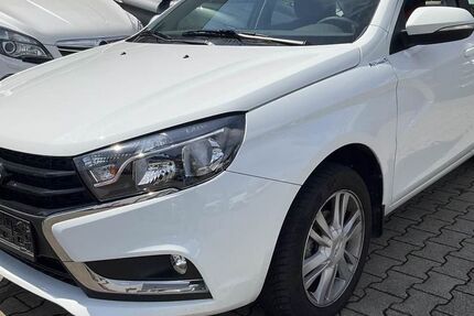 Lada Vesta 8.600 km 5.400 € Karlstadt 97753