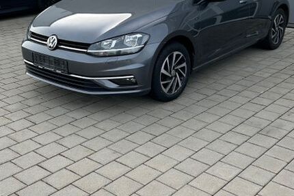 VW Golf 110.000 km 15.700 &euro; Denkingen 78588