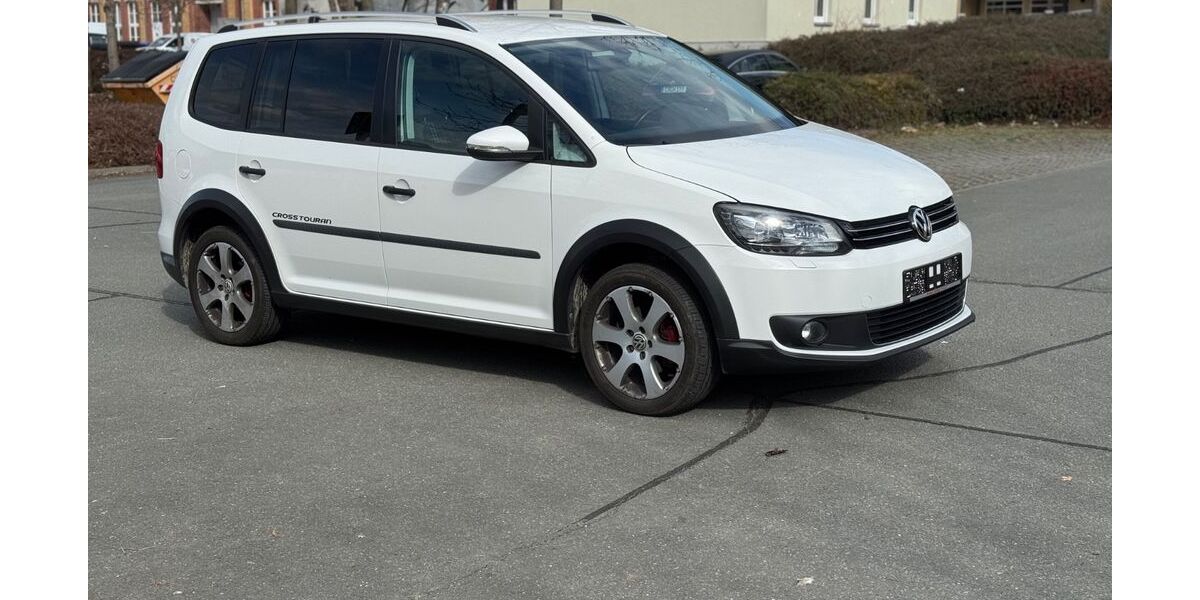 VW Touran 129.000 km 8.999 &euro; Chemnitz 09119