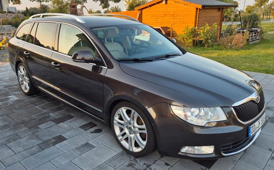 Skoda Superb 194.000 km 8.800 € Priestewitz 01561