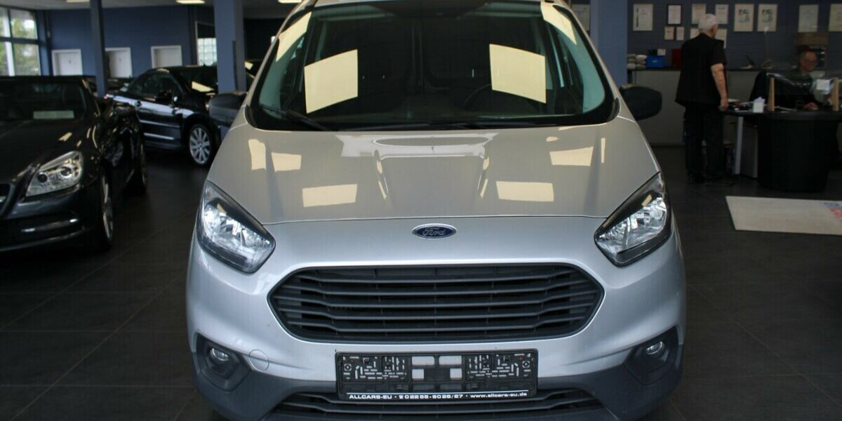 Ford Transit Courier 1.5 8V TDCi EcoBlue - AHK - Klima 97.432 km 8.980 &euro; Euskirchen 53881