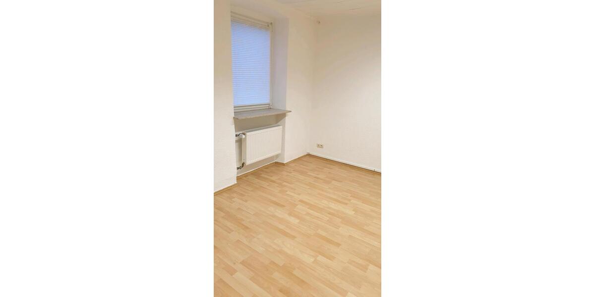 3 Zimmer Wohnung, Küche, Bad und Dachterrasse in 97653 Bisch 3 zimmer