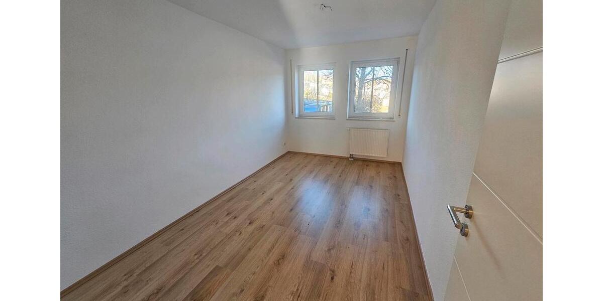 Erdgeschoßwohnung Burkhardtsdorf - 4 Zimmer, 71 m&sup2;, 920&euro; | Angebot:26593633