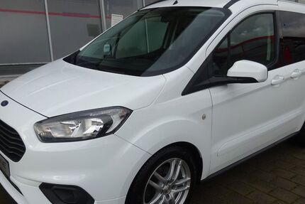 Ford Tourneo Courier 28.064 km 16.190 &euro; Steißlingen 78256