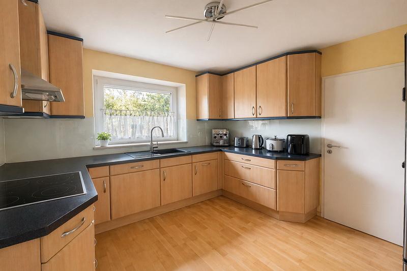 * Großzügiges Architektenhaus * Begehrte TOP-Lage, mit sehr viel Platz für 2 Familien! - Zweifamilienhaus Henstedt-Ulzburg Ulzburg | Angebot:26382175