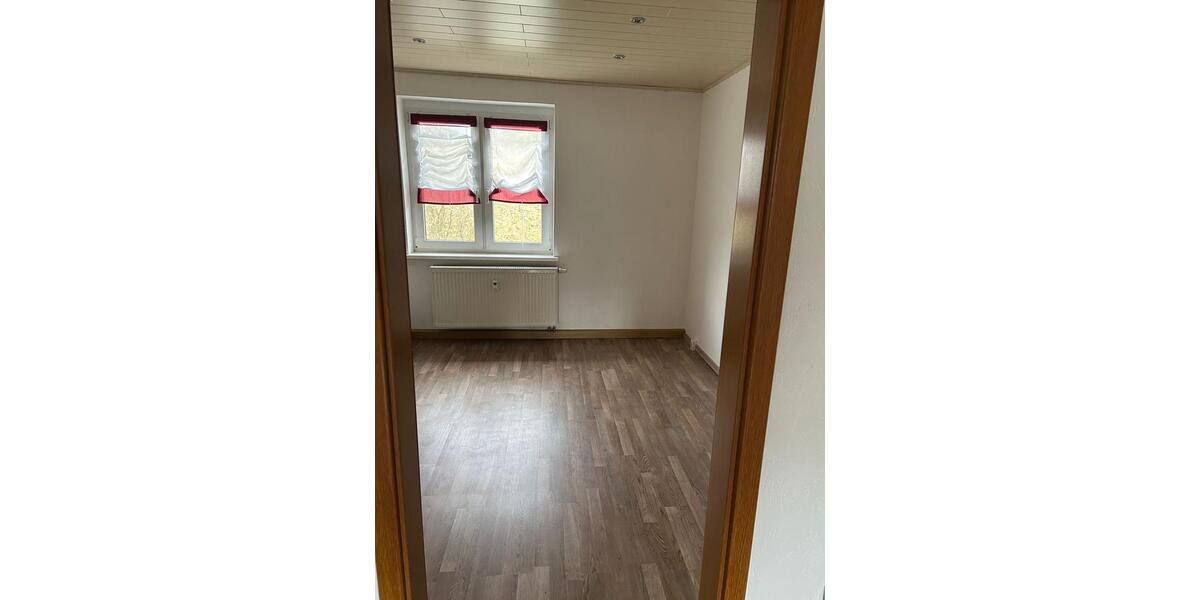 Etagenwohnung Sangerhausen - 4 Zimmer, 81 m&sup2;, 80.000&euro; | Angebot:26763912