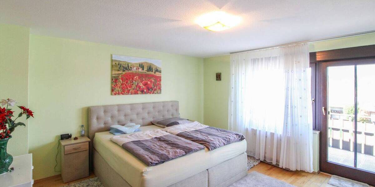 Reihenmittelhaus Tiefenbronn - 4 Zimmer, 130 m&sup2;, 420.000&euro; | Angebot:26695536