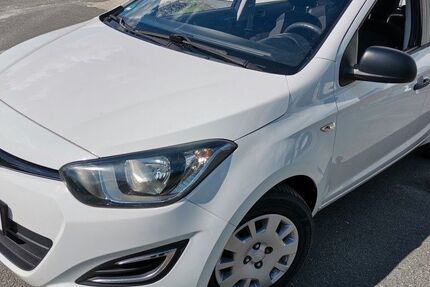 Hyundai i20 186.700 km 2.799 &euro; Fürth 90762