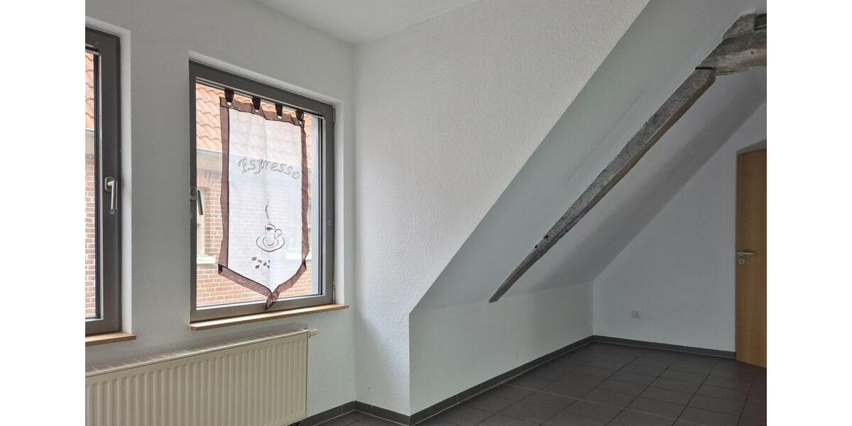 Dachgeschoßwohnung Esens - 2 Zimmer, 75 m&sup2;, 600&euro; | Angebot:26368384