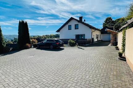 Haus Attendorn - 12 Zimmer, 250 m&sup2;, 479.000&euro; | Angebot:26262893