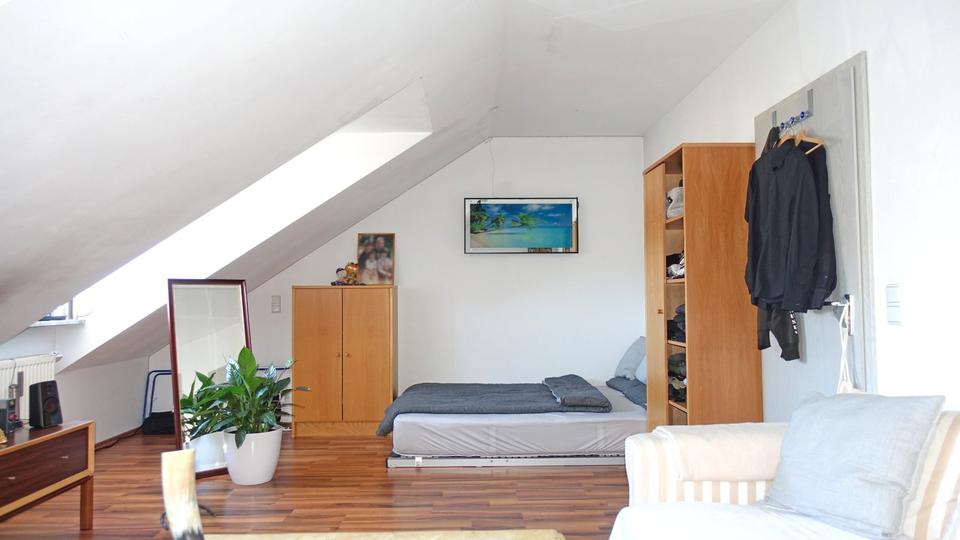 Dachgeschoßwohnung Wolfratshausen - 1.5 Zimmer, 42 m&sup2;, 265.000&euro; | Angebot:27114924