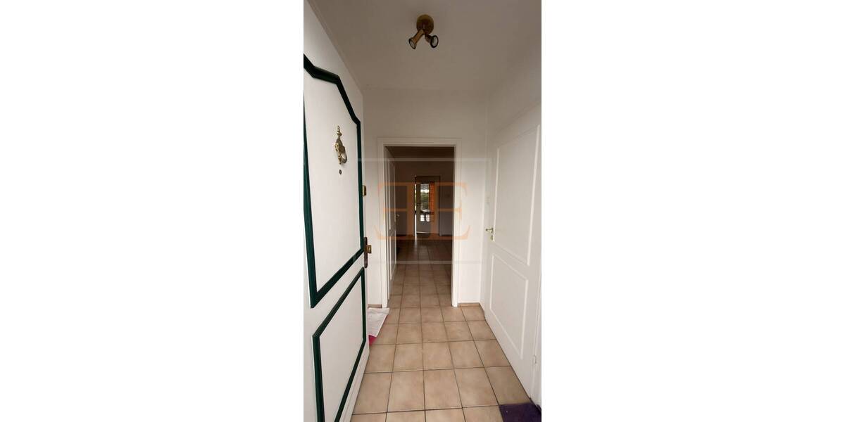 Klassische DHH mit Vollkeller und Garage in ruhiger Sackgassenlage von Ahrensburg - Doppelhaushälfte Ahrensburg | Angebot:26121169