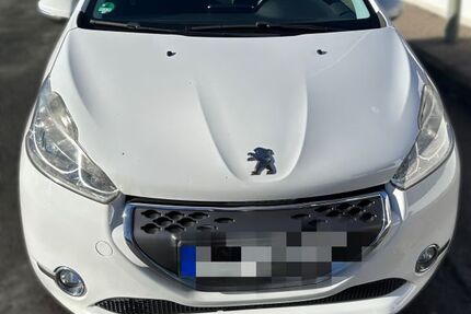 Peugeot 208 103.049 km 6.700 &euro; Dortmund 44379