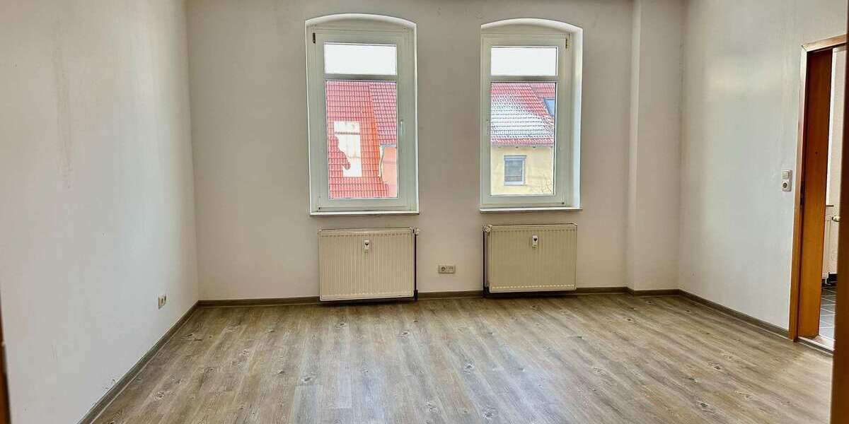 gepflegte 4 Raum - ETW mit Küche, Balkon und Pkw-Stellplatz am Stadtrand - Etagenwohnung Apolda | Angebot:24308532