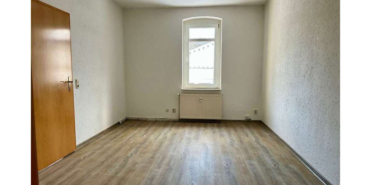 gepflegte 4 Raum - ETW mit Küche, Balkon und Pkw-Stellplatz am Stadtrand - Etagenwohnung Apolda | Angebot:24308532