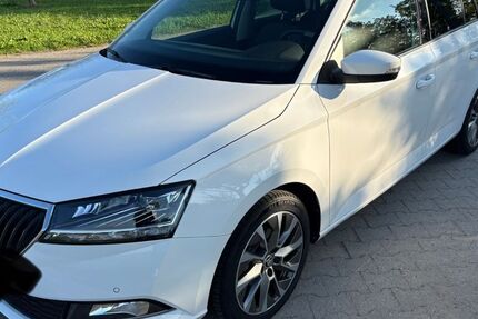 Skoda Fabia 49.600 km 14.900 € Düsseldorf 40217