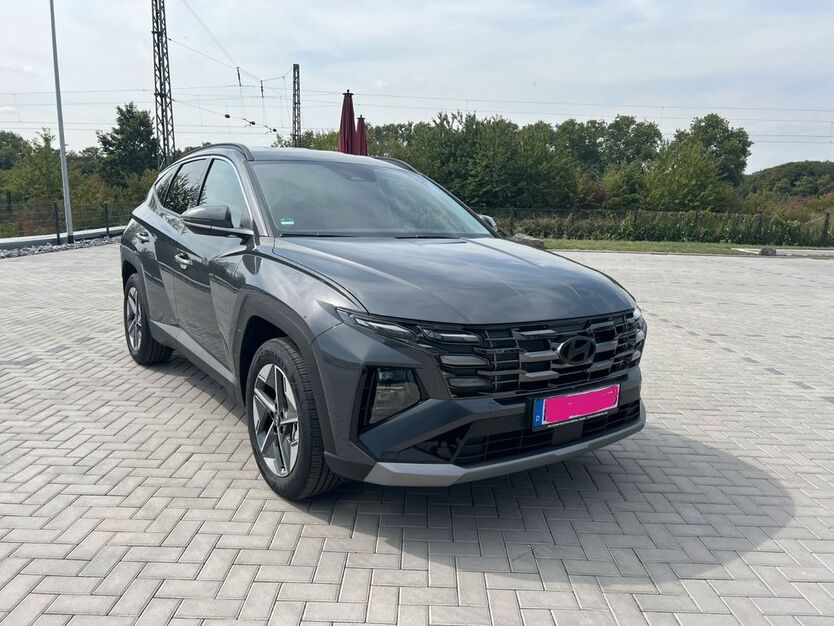 Hyundai TUCSON 21.000 km 34.490 € Weißenthurm 56575