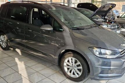 VW Touran 93.500 km 14.980 &euro; Gräfenberg 91322
