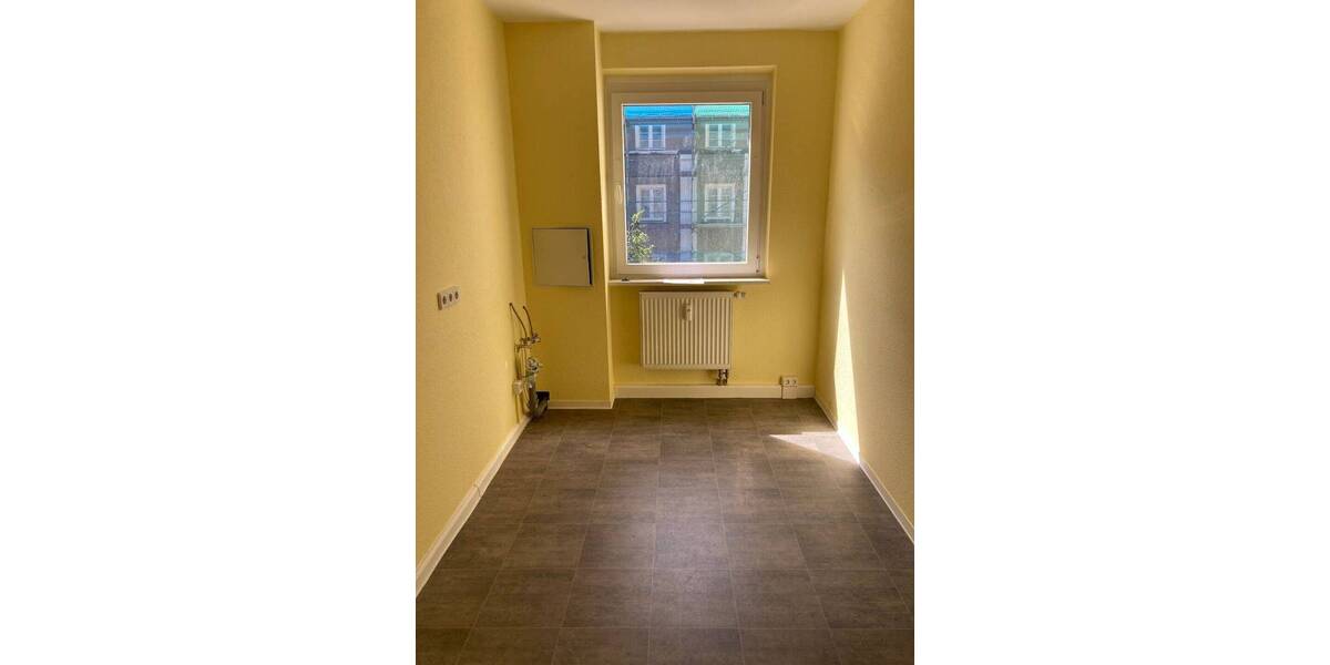 Etagenwohnung Gera Innenstadt - 3 Zimmer, 67 m&sup2;, 405&euro; | Angebot:26919906