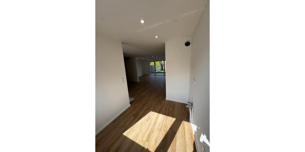 Reihenhaus Lohmar - 6 Zimmer, 170 m&sup2;, 2.690&euro; | Angebot:26345389