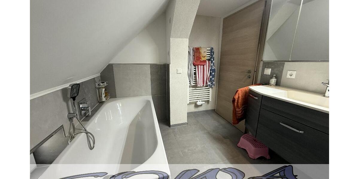 Modernisiertes Einfamilienhaus in Wellheim mit Nebenräumen und Carport - Ein Objekt von Ihrem Immobilienpartner SOWA Immobilien und Finanzen - Einfamilienhaus Wellheim | Angebot:27109249