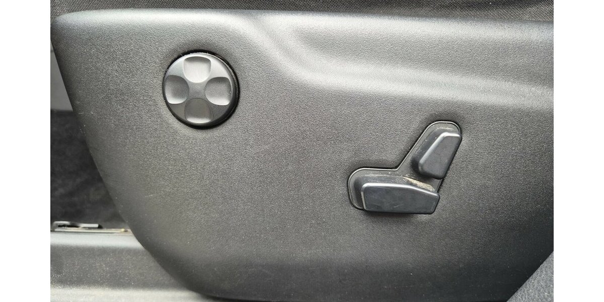 Jeep Grand Cherokee 6.4 V8 HEMI SRT 8-Gang Automatik 250.000 km 17.990 &euro; Rodgau 63110