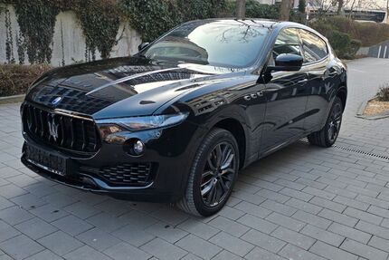 Maserati Levante 42.950 km 38.977 &euro; München 80689