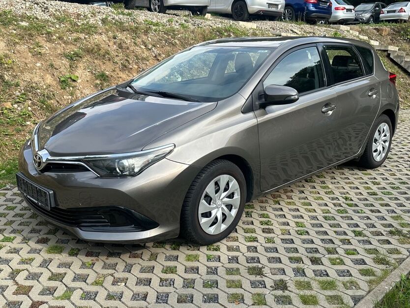 Toyota Auris 41.000 km 11.990 € Westerburg 56457