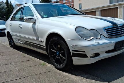 Mercedes-Benz C 180 220.000 km 2.699 &euro; Hannover 30455