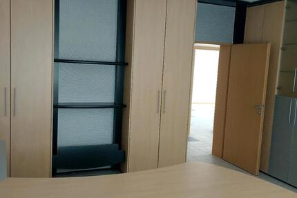 Moderne Bürogebäude in ruhiger Lage zimmer