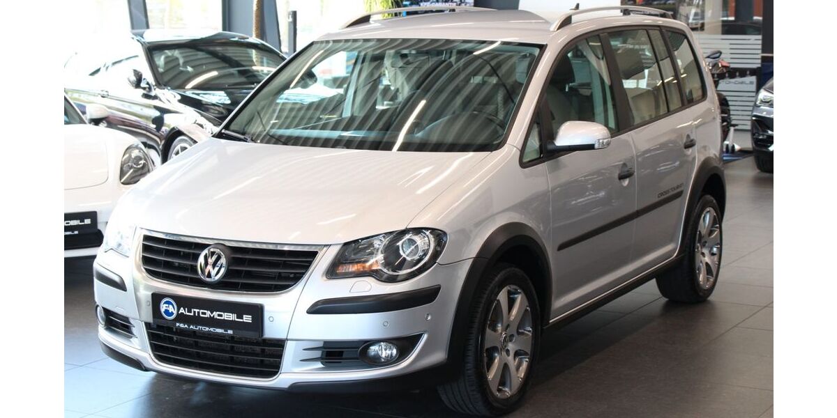 VW Touran 143.200 km 9.390 &euro; Bergkamen 59192