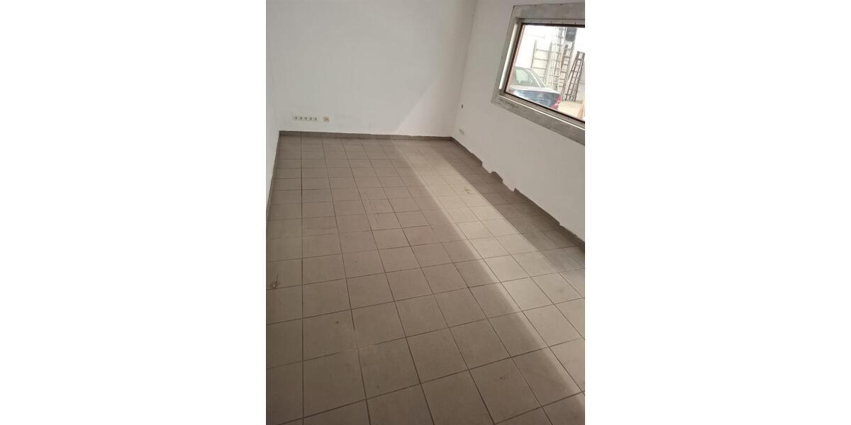 Gewerbehalle beheizt + Büro zu vermieten + Wohnhaus zimmer