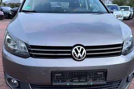 VW Touran 243.000 km 5.700 &euro; Lübeck 23560