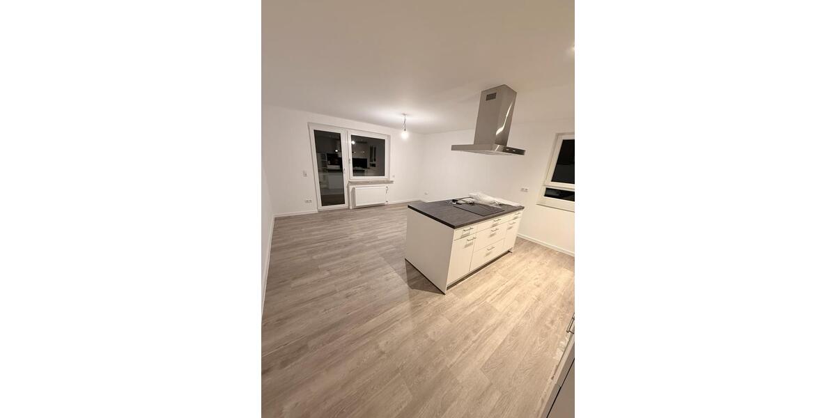 94 qm 4 Zimmer Küche Bad Keller Garage möglich Zentrum 4 zimmer