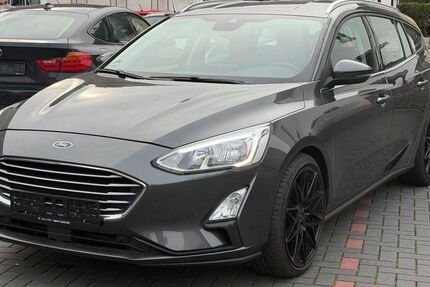 Ford Focus 97.000 km 8.890 € Bad Breisig 53498