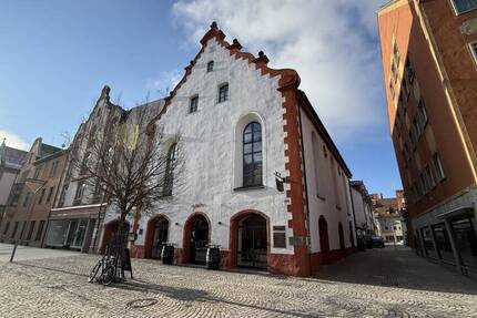 Einmalige Kanzlei-Büro-Praxisräume oder zum Umbau zu Wohnzwecken geeignet! 5 zimmer