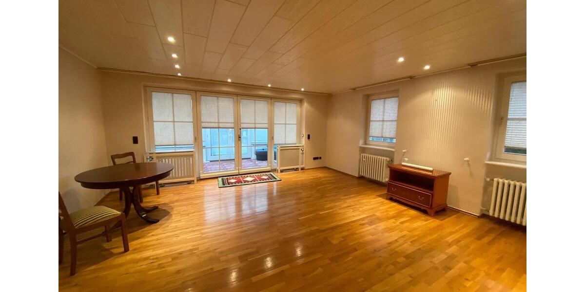 Einfamilienhaus Korbach - 4 Zimmer, 156 m&sup2;, 1.550&euro; | Angebot:25901038