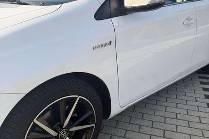 Toyota Auris 127.000 km 13.450 &euro; Neukirchen Vluyn 47506