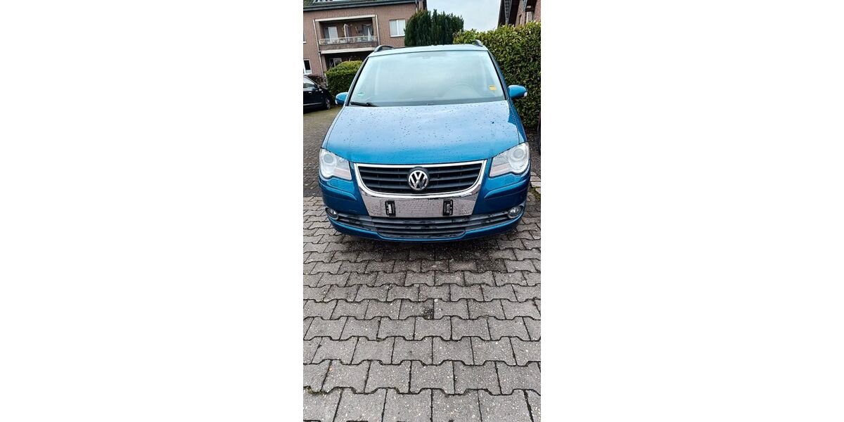 VW Touran 254.800 km 2.200 &euro; teveren 52511