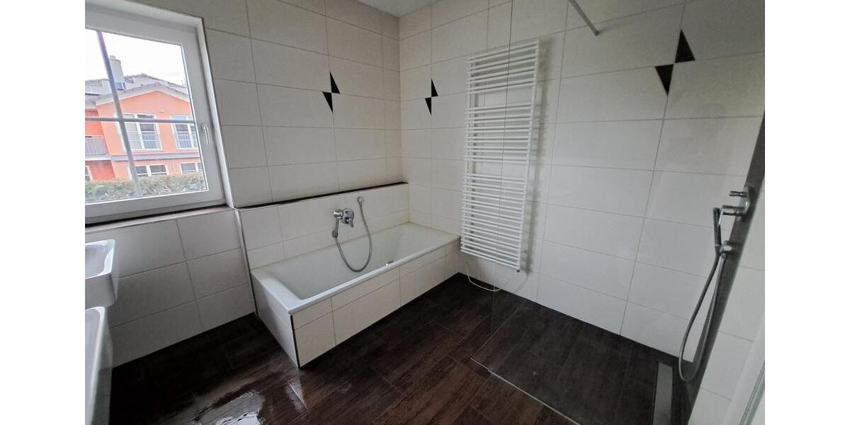 Etagenwohnung Renchen - 4 Zimmer, 110 m&sup2;, 1.100&euro; | Angebot:25289315