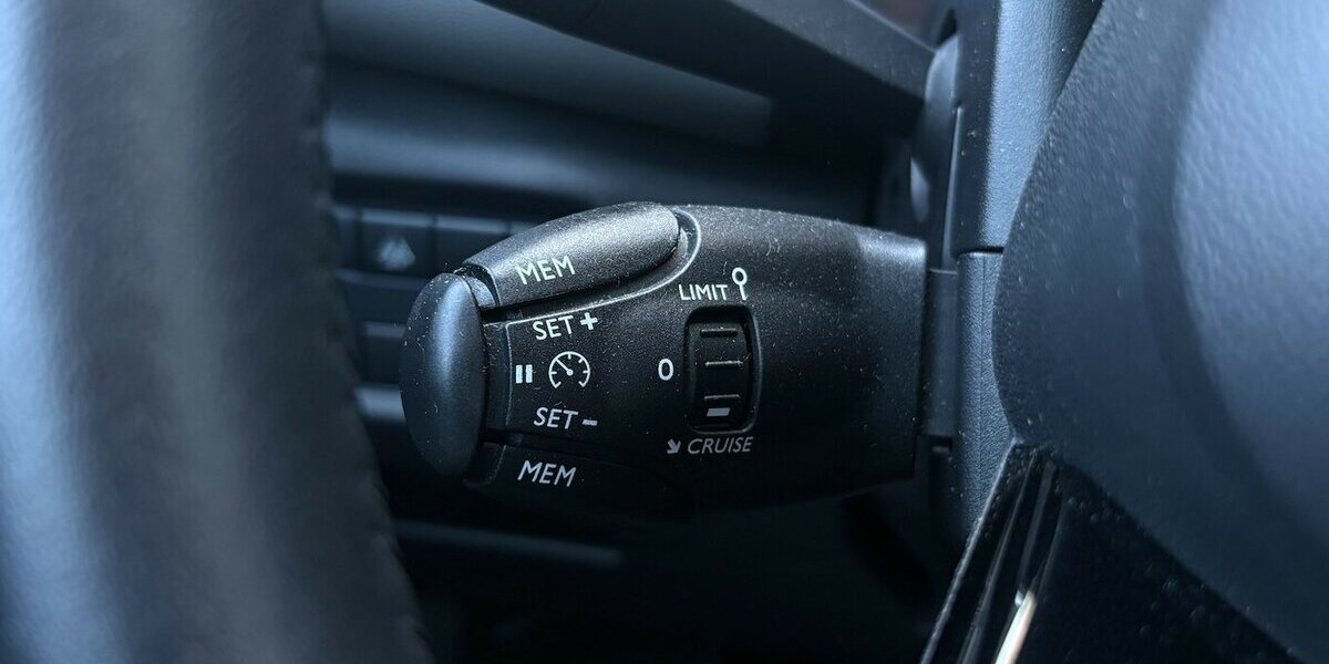 Citroen C5 Aircross Feel DAB+/AHK/KAMERA/NAVI/CARPLAY 52.764 km 14.900 &euro; Villingen-Schwenningen 78054