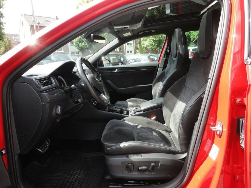 Superb Sportline4x4 Navi PanoSdach BiXenon Leder