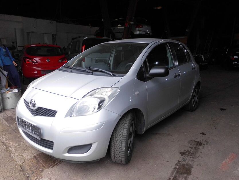 Toyota Yaris 67.800 km 3.499 € Blomberg 32825