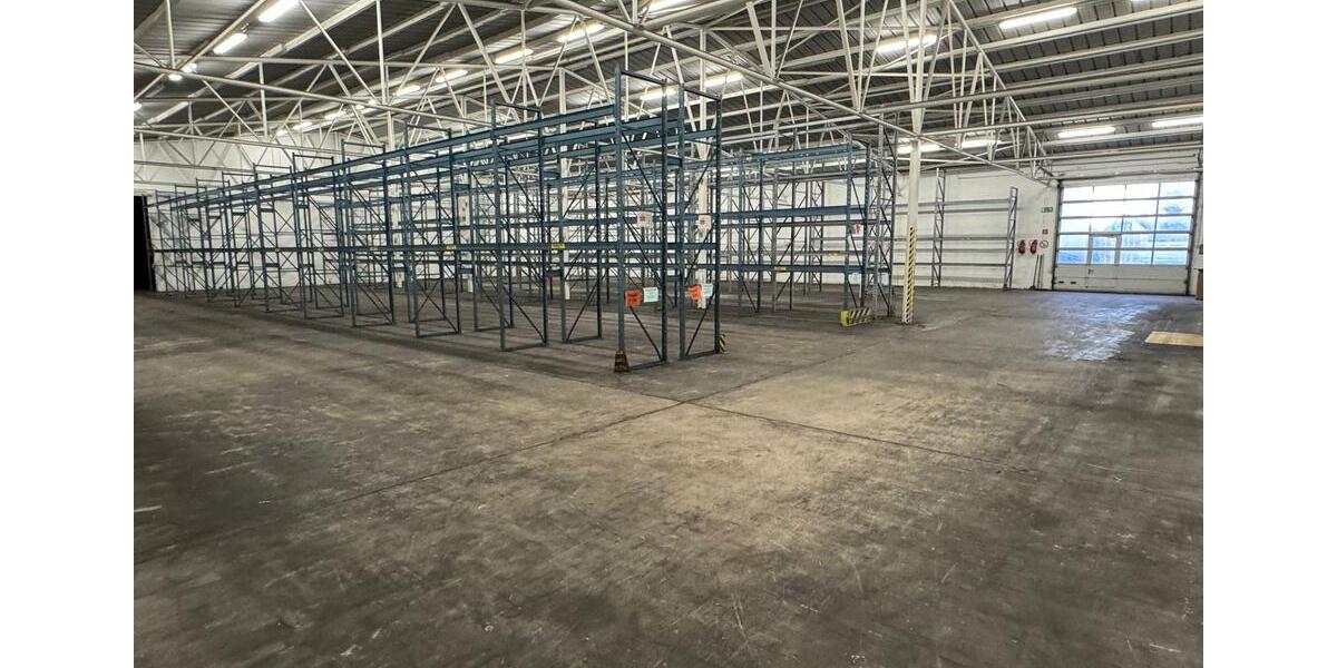 Lagerhalle 275m2 mit Hochregal Bad Nenndorf 3 min zur Autobahn zimmer